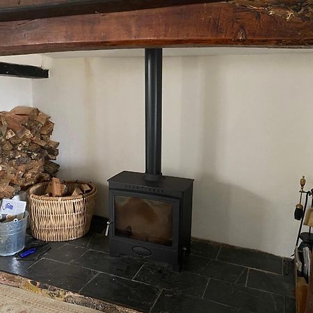 Bryntirion Farmhouse Rooms Llanfair Caereinion 外观 照片